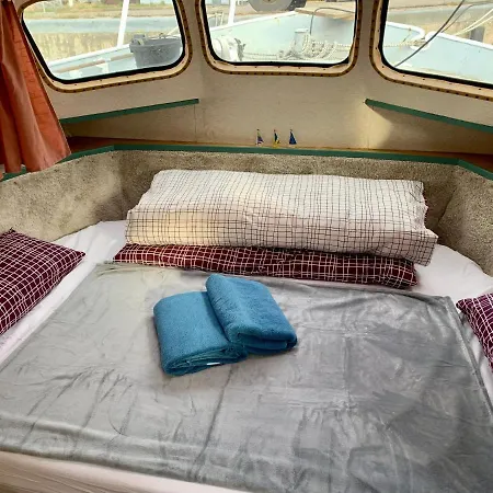 Båthotell Motorschiff Dorina Baabe